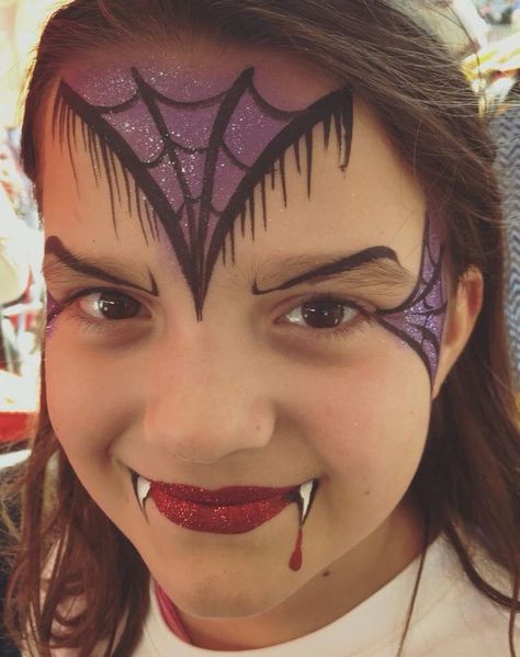 Vampirina Face Paint, Easy Vampire Face Paint, Kids Face Painting Halloween, Kids Vampire Costume Girl, Halloween Kids Face Painting, Vampire Face Paint For Kids, Vampire Make Up Kids, Diy Vampire Costume Kids, Halloween Kids Face Paint