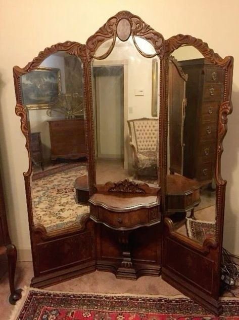 Old Antique Furniture, Cheap House Decorating Ideas, Room Ideas Victorian, Drawing Room Decoration, House Decorating Ideas, Cheap House, Drawing Room Decor, Gothic Furniture, Dream Furniture