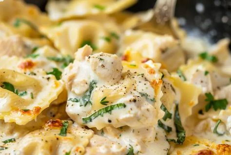 Chicken And Spinach Ravioli, Cheese Ravioli With Chicken, Chicken Alfredo Ravioli, Alfredo Ravioli, Spinach And Cheese Ravioli, Chicken Ravioli, Mushroom Alfredo, Pasta Side, Spinach Alfredo