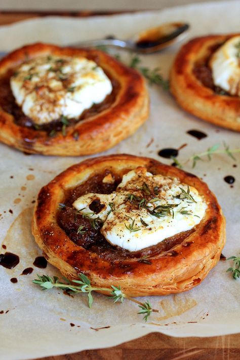 Caramelized Onion, Goat Cheese, and Balsamic Tartlets Goat Cheese Tart, Cheese Puff Pastry, Goat Cheese Recipes, Caramelized Onion, Food And Recipes, Pastry Recipes, Caramelized Onions, Appetizers For Party, Cheese Recipes