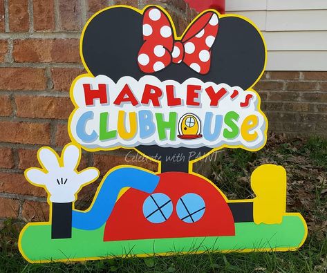 School Door Hanger, Mickey Mouse Classroom, Letter Poster, Board Classroom, Teachers Appreciation Week Gifts, Mickey Mouse Clubhouse Party, Gift Letter, Mickey Mouse Clubhouse Birthday, Character Letters