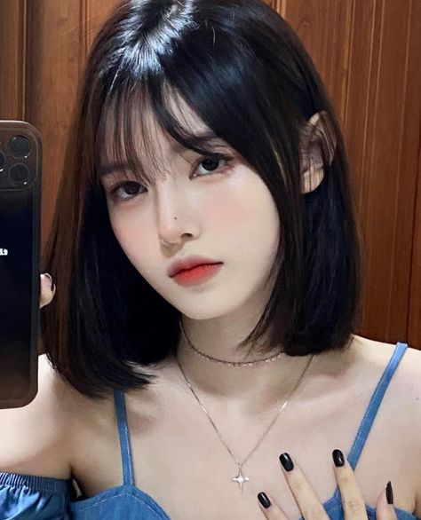 Korean Short Hair Bangs, Korean Short Haircut, Short Haircuts With Bangs, Korean Short Hair, Hair Style Korea, Asian Short Hair, Shot Hair Styles, Short Straight Hair, Haircuts Straight Hair