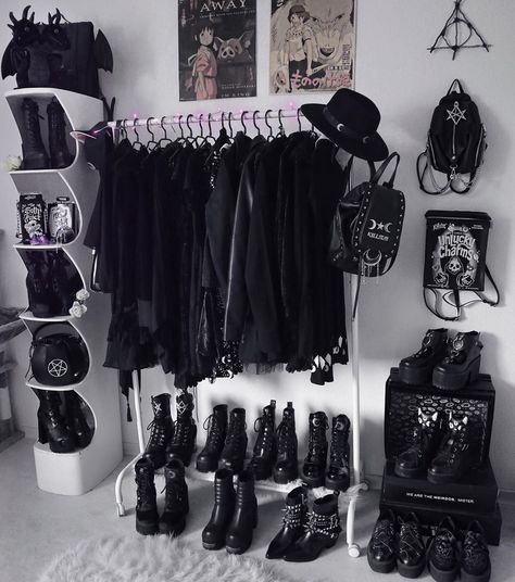 Witchy Closet, Emo Room, Gothic Decor Bedroom, Goth Bedroom, Gothic Room, Gothic Bedroom, Dark Home Decor, Goth Home, Goth Home Decor