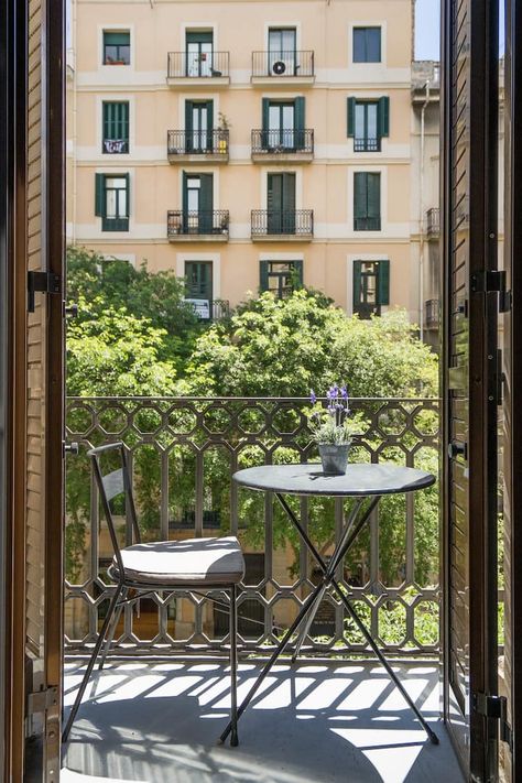 European City Apartment, Europe Apartment Interior, Spanish Apartment Barcelona, Barcelona Apartment Exterior, Barcelona House Aesthetic, Italy Apartment Interior, Nyc Balcony Aesthetic, Apartment In Milan, Apartments In Barcelona Spain