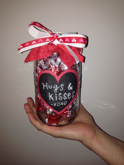 Valentines Day gift idea! Fill with hershey kisses and hershey hugs chocolates Hershey Hugs, Hershey Kisses Chocolate, 10 Year Anniversary Gift, Hello Kitty Crafts, Bf Gifts, Kisses Chocolate, Hershey Kisses, Birthday Diy, Year Anniversary Gifts