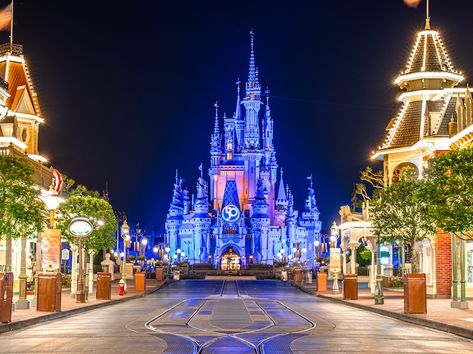 Closing Time on Main Street Magic Kingdom 3_30_2022 Magic Kingdom Main Street, Main Street Wallpaper, 2023 Disney World, Street Magic, Kids' Vacation, Disney World Hotels, Disney World Tickets, Perfect Job, Kingdom 3