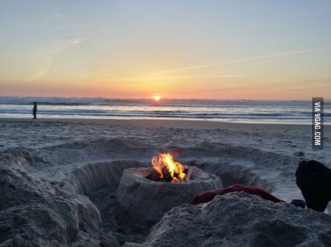 Want to try this in the summer! Great idea for a beach fire pit with seats! Night Beach Weddings, Beach Fire Pit, Bonfire Pits, Beach Fire, Fire Pit Seating, Beach Bonfire, Beach Night, Amazing Pictures, Sand Castle