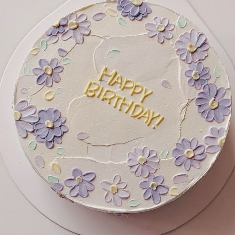 Bd Cake, 14th Birthday Cakes, 15th Birthday Cakes, Seasonal Baking, Small Birthday Cakes, Aesthetic Cake, Cake Aesthetic, 16 Birthday Cake, Simple Cake Designs