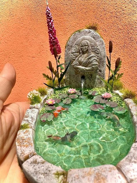 Koi Pond Garden, Miniature Nature, Miniature Koi Pond, Gunpla Diorama, Fairy Garden Flowers, Pond Garden, Painted Fish, Decor Books, Fairy Garden Crafts