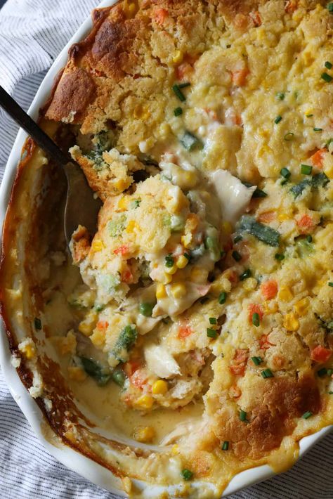 Easy Chicken Casseroles, Chicken Cobbler Recipe, Classic Pound Cake Recipe, Cobbler Cookies, Chicken Cobbler, Cookies And Cups, Slow Cooker Bread, Delicious Chicken Dinners, Chicken Casserole Easy