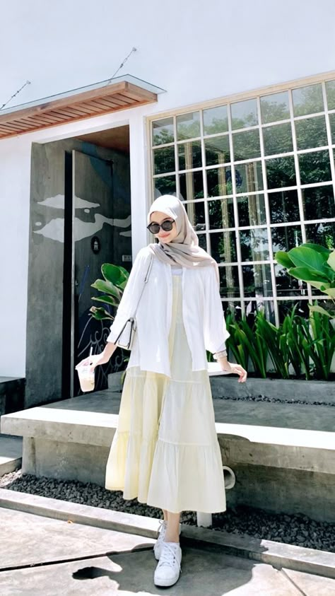 Bali Outfit Ideas Hijab, Outfit Ideas Hijab, Hijab Look, Modern Hijab Fashion, Clothes Korean Style, Hijabi Fashion Casual, Fashion Top Outfits, Ootd Dress, Hijab Ootd