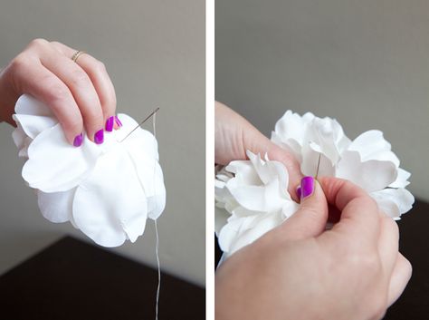 Diy Hair Flowers, Diy Flower Hair Clips, Hair Flower Tutorial, Hair Flowers Diy, Hair Pins Diy, Flower Hairpiece, Wedding Hair Flower, Flower Hair Piece, Rockabilly Wedding