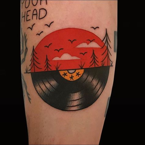 Nostalgic Tattoos, Record Tattoo, Music Notes Tattoo, Traditional Tattoo Inspiration, Wild Tattoo, Old School Tattoo Designs, Born To Be Wild, Leg Tattoo, Music Tattoos