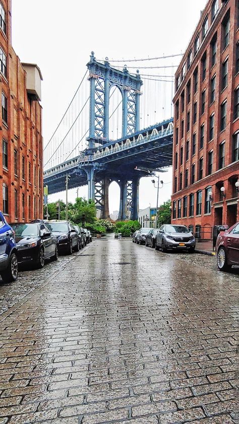 Dumbo Manhattan Bridge Photo Print. New York City Bridge - Etsy Dumbo Manhattan Bridge, New York City Bridge, New York Images, New York Sightseeing, New York City Pictures, Bridge Photography, Manhattan Bridge, Best Family Vacations, City Wall Art