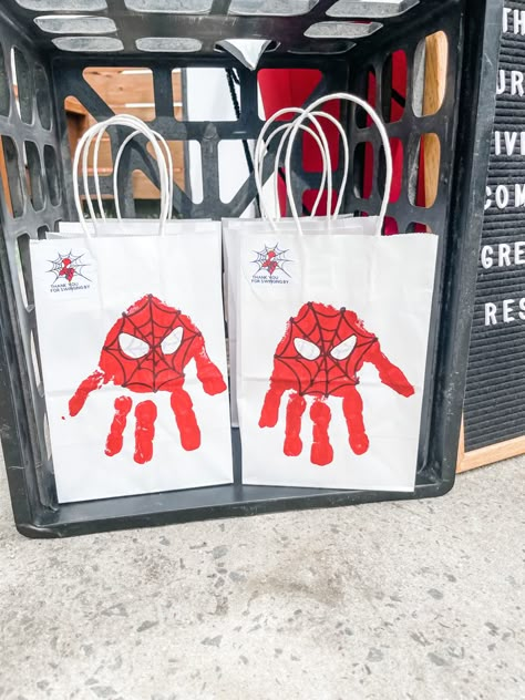 Spidey And His Amazing Friends Birthday Theme, Spider Man Party Bags, Spidey Friends Party, Spider And Amazing Friends Party, Spiderman Gift Bags, Girly Spiderman Party, Girl Spidey Birthday Party, Spider Man 1st Birthday, Spider Man And Friends Birthday