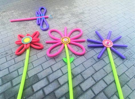 Noodle on This DIY: Fun Flowers From Pool Accessories & Goodwill Finds - Finding Your Good Pool Noodle Chain Link, Pool Noodle Flowers Diy, Pool Noodle Decorations, Pool Noodle Flowers, Pool Noodle Flower Arrangement, Magnified Vbs 2025, Pride Float, Noodles Ideas, Pool Noodle Crafts