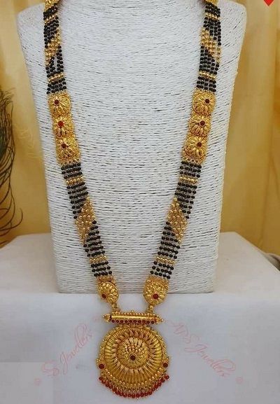 100 Latest Heavy Gold Mangalsutra Designs Gold Set Design, Diamond Mangalsutra Designs, Chand Bali, Mangalsutra Design, Black Beads Mangalsutra Design, Diamond Mangalsutra, Gold Mangalsutra Designs, Gold Necklace Indian Bridal Jewelry, Gold Mangalsutra