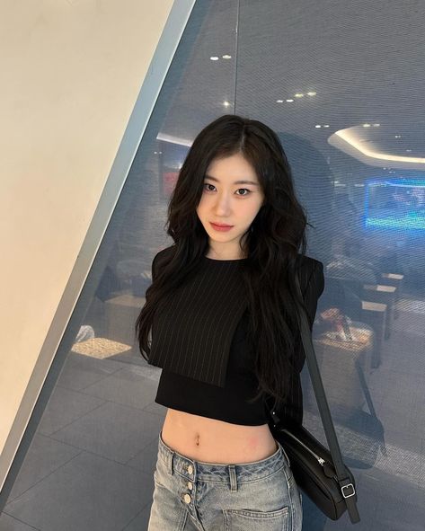 Chaeryeong Itzy, See You Soon, You Are Beautiful, Kpop Girl Groups, Instagram Update, Korean Girl, South Korean Girls, Kpop Girls, See You