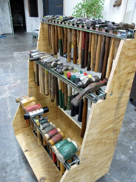 Hammer Rack, Hammer Storage, Tool Storage Ideas, Blacksmithing Ideas, Black Smith, Black Smithing, Blacksmith Tools, Blacksmith Shop, Workshop Tools