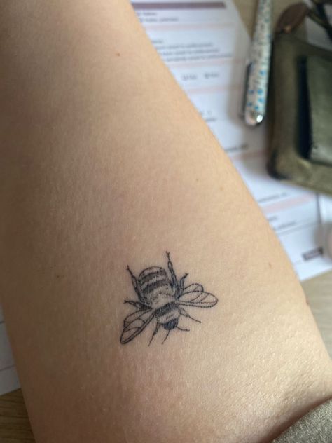 Red Bee Tattoo, Bee Stamp Tattoo, Bee Themed Tattoo, Unique Bee Tattoo, Tattoo Bee, Queen Bee Tattoo, Small Bee Tattoo, Bee Tattoos, Bumble Bee Tattoo