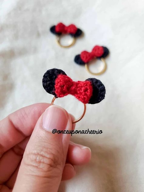 Mickey Mouse Hat Crochet Pattern, Crochet Disney Purse, Crochet Disney Accessories, Crochet Mickey Mouse Ears, Crochet Mickey Ears Free Pattern, Crochet Rings Patterns Free, Easy Disney Crochet Patterns Free, Crochet Minnie Ears, Disney Earrings Diy