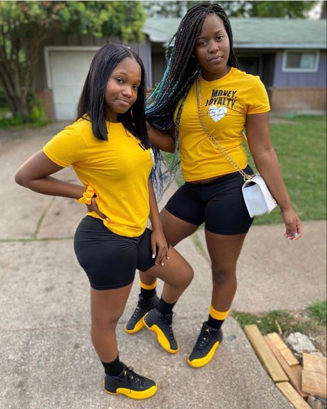 Yellow and black jordans Black And Yellow Jordan 1 Outfit Women, Black And Yellow Outfit Black Women, Jordan 12 Outfit Women, Yellow And Black Outfit, Female Basketball Players, Female Basketball, Jordan 1 Outfit Women, Jordan Retro 12, Black Jordans