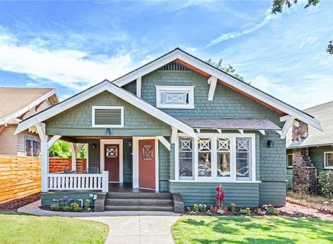 Bungalows & Cottages on Instagram: "Tucked in the iconic historic neighborhood of Jefferson Park, this 1910 craftsman and cottage behind is bound to take your breath away from the inside-out. The front side of the house displays the historic value while the back has its own modern style with fully approved permits. As high as 9ft. The kitchen located in front of the entrance consists of brand new quartz countertops and appliances, with new engineered wood flooring that covers the entire house. T 1910 Bungalow, Craftsman Bungalow House Plans, Historic Neighborhood, Bungalow Cottage, Engineered Wood Flooring, Craftsman Bungalow, Bungalow House Plans, Craftsman Bungalows, Wooden Windows