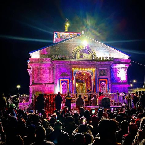 Kedarnath temple 🙏 Kedarnath Temple Night View, Kedarnath Travel, Bholenath Shiva, Kedarnath Temple, Shiva Parvati Images, Shiva Parvati, Shiva Pics, Hd Phone Wallpapers, Life Partners