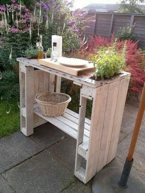 Wooden Garden Furniture, Sofa Cushions, Pallet Shelves, Diy Garden Furniture, Pallet Garden, Pallets Garden, Pallet Furniture Outdoor, Wood Pallet Projects, Diy Pallet Projects