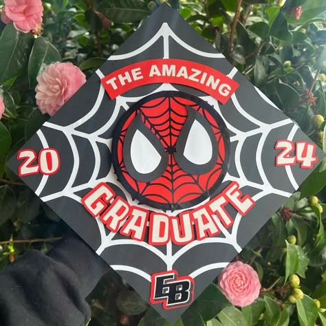 An amazing Graduate 🕷️🕸️ DM to order a custom cap 🎓 • • #ClassOf2024 #GradCapDecor #CustomToppers #GraduationMemories #CapTopperCreations #PersonalizedGraduation #TasselToppers #UniqueGraduation #CapDecoration #CelebrateAchievement #GraduationKeepsake #DecorateYourCap #GraduationInspiration #CapToppersForSale #CraftedWithCare #GraduationSeason #CapDecorationIdeas #spiderman #CustomizeYourCap #GradCapArt #MemorableMoments Mens Grad Cap Ideas, Spiderman Grad Caps, Deadpool Graduation Cap, Spider Man Cap Graduation, Spiderman Graduation Cap Ideas, F1 Graduation Cap, Guy Graduation Caps, Spiderman Graduation Cap, Graduation Decor Ideas