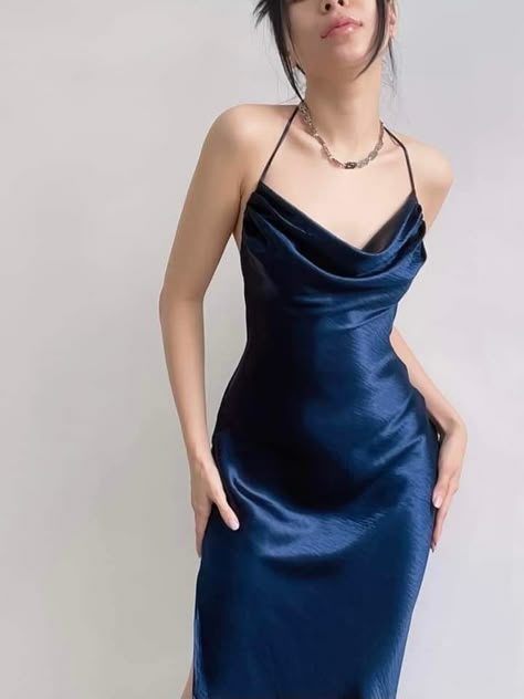 Cowell Neck Dress, Dark Blue Satin Dress, Royal Blue Silk Dress, Blue Silky Dress, Dresses Glam, Prom Dress Inspo, Classy Vintage, Classy Prom Dresses, Prom Dress Inspiration