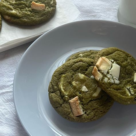 Matcha Snacks, Aesthetic Bakery, Matcha Baking, Matcha Dessert, Recipe Cookies, Matcha Cookies, Bakery Food, Summer Baking, White Chocolate Cookies