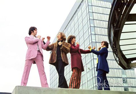 Beatles Funny, Beatles Love, Julian Lennon, Bug Boy, The White Album, Beatles Photos, Beatles Pictures, Four People, Beatles John