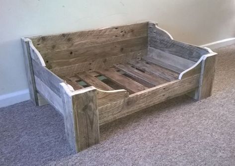 Dog Bed Inspiration, Rustic Dog Beds, Dog Bed Frame, Wood Dog Bed, Wooden Dog Bed, Pallet Dog Beds, Dog Bed Ideas, Dog House Bed, Wooden Dog Kennels