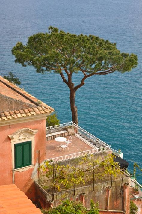 Amalfi Coast House | 10 Best Beach House Getaways Italian House By The Sea, Amalfi Coast Architecture, Amalfi Architecture, Italian Beach House, Italy Seaside, Beach House Getaway, Italy Coast, Italian Beaches, Italy Beaches