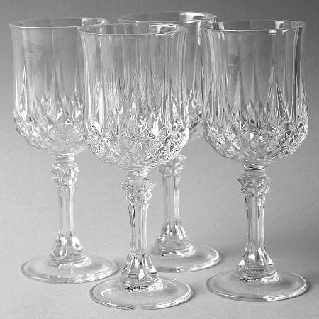 Crystal Wine Glasses Vintage, Crystal Glassware Antiques, Winter Tablescapes, Brandy Glass, Xmas Table, Crystal Stemware, Crystal Wine Glasses, Raise The Bar, Vintage Tea Party