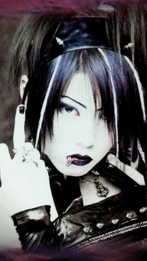 Miyavi Visual Kei, Vkei Wallpaper Iphone, Kei Visual, Dark Color Palette, Dir En Grey, Hair Inspiration Color, J Fashion, Pose Reference Photo, Art Model