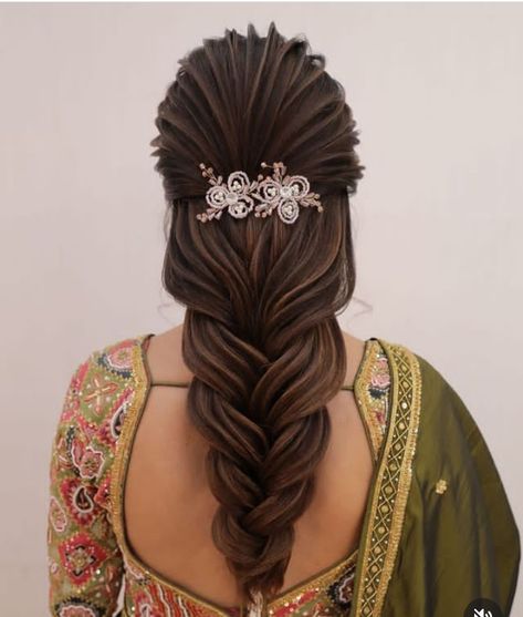 International Hairstyles, Hairstyle For Bridal, Hairstyle For Brides, Hair Braid Indian, Bridal Hairstyles With Braids, Evening Eye Makeup, Mack Up, Front Hair, Beautiful Hairstyle