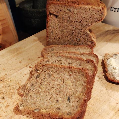 Hungry HighlanderLower GI but still delicious.#LowGI #MultiGrain #Multiseed #Bread Low GI Multi-Grain Bread Recipe Low Gi Bread, Seed Loaf, Multi Grain Bread, Low Gi, Baking Bread Recipes, Chocolate Bread, Healthy Bread, Multigrain, Super Healthy