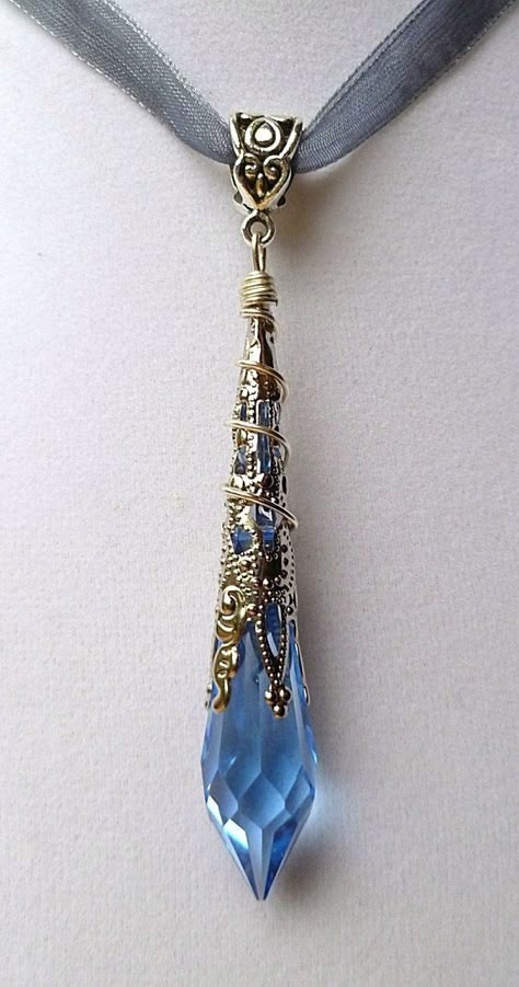 Pretty pendant necklace blue. Tear drop Crystal Pendulum, Magical Jewelry, Fantasy Jewelry, Gothic Jewelry, Diy Schmuck, Pretty Jewellery, Tragus, Blue Stone, A Necklace