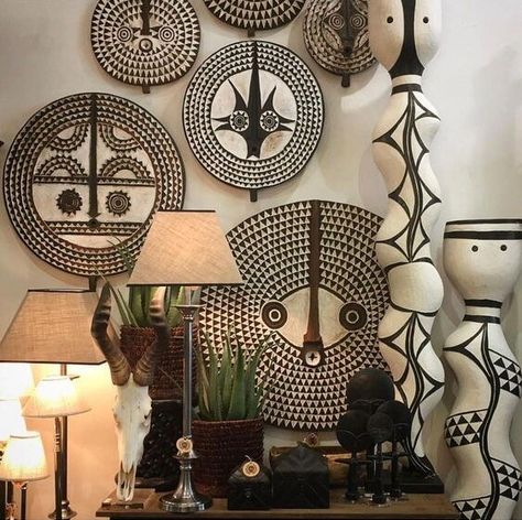 DECOR TRENDS | African vibes with Burkina Faso masks African Decor Living Room, African Living Rooms, African Room, Afrocentric Accessories, Afrocentric Decor, African Interior Design, African Furniture, African Home, African Inspired Decor