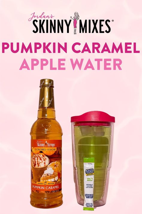 Meet our -VIRAL-water recipe now dressed in its autumn best! ✨ Pumpkin Caramel Skinny Syrup (2 pumps) ✨ Green Apple Drink Mix (1 packet) ✨ Water (32 oz) Christmas Water Flavors, Fall Water Recipes, Powder Drink Mix Recipes, Colorado Recipes, Water Combinations, Yum Drinks, Water Tok, Flavored Water Drinks, Water Bar