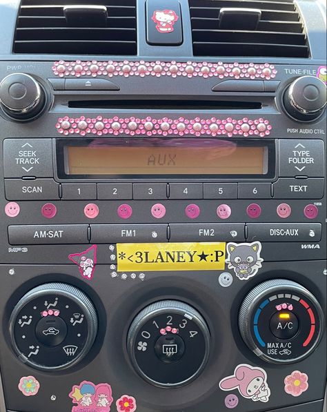 Cds In Car Aesthetic, Car Interior Decor Funky, Y2k Car Interior Decor, Passenger Princess Accessories, 2000s Car Decor, Painted Dashboard Car, Passenger Princess Decor, Y2k Car Interior, Car Decorations Interior Hippie