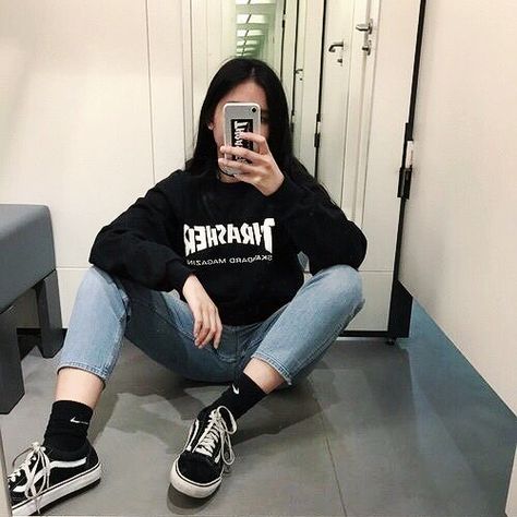 ╳C a p r i╳ Vans Outfits, How To Wear Vans, Vans Outfit, Tumblr Outfits, Hipster Fashion, Mode Inspo, Super Ideas, Outfits Casual, Casual Street Style