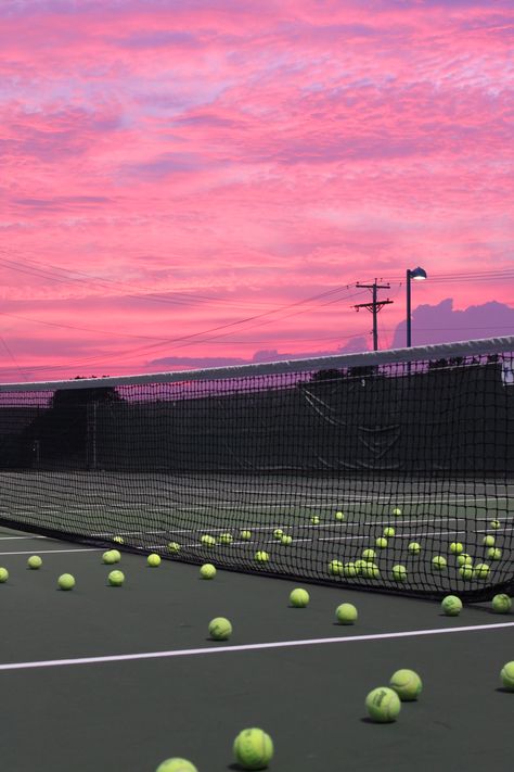 afternoon court color Aesthetic Tennis Court, Aesthetic Tennis, Mode Tennis, Tennis Wallpaper, Tennis Lifestyle, Tennis Photography, Tennis Pictures, Tennis Art, Tennis Photos