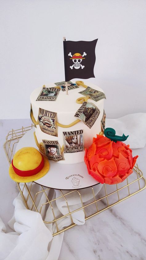 One Piece Torte, One Piece Cake Ideas, Zoro One Piece Cake, One Piece Cake Design, One Piece Birthday Cake, One Piece Anime Cake, Luffy Cake, One Piece Cake, Tom Cake