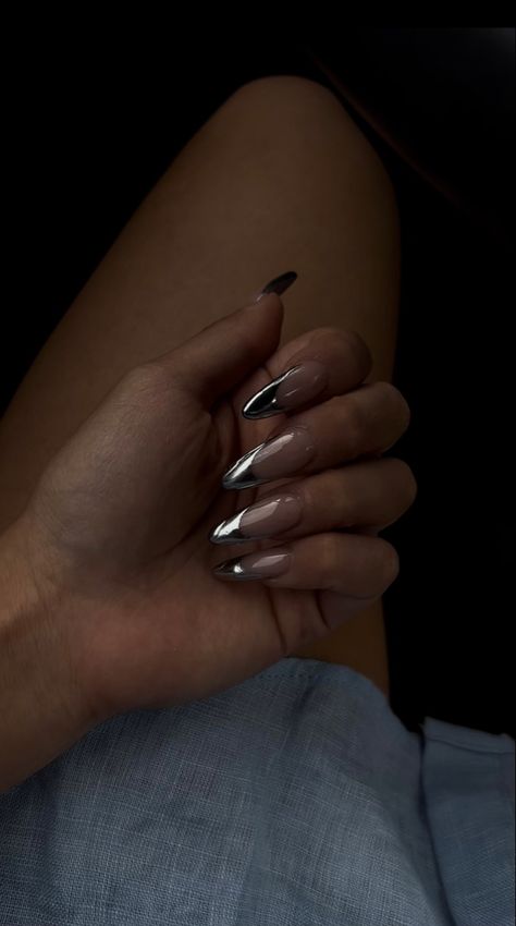 Nail inspo nail art chrome nails silver French tip Nail Inspo Chrome French, Aluminum Nails, 50 Cent Nails, Black Silver Chrome Nails, Crome Nails Oval, Modern Black Nails, Silver Mirror Nails, Weeknd Inspired Nails, Chrome Oval Nails