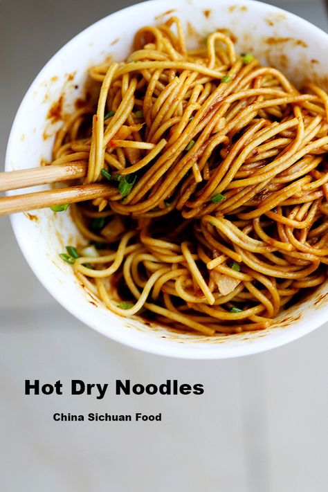 wuhan noodles, hot sesame noodles Quick Noodles, Noodles Dishes, Chinese Noodle Dishes, Noodles Chinese, Sichuan Food, Dry Noodles, Sesame Noodles, Chinese Noodles, China Food