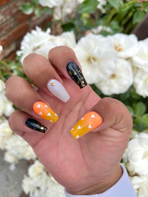 Nails demon slayer Inspired Nails Anime, Anime Gel Nails, Seven Deadly Sins Nails, Zenitsu Tattoo Ideas, Zenitsu Hairstyle, Zenitsu Nails, Zenitsu Nail Art, Zenitsu Makeup Inspired, Zenitsu Inspired Outfits