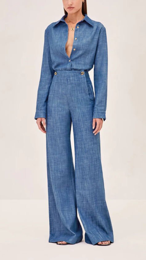 Spring 2024 Fashion Trends: 9 Looks to Add to Your Wardrobe | The Scout Guide Business Casual Vintage, Current Outfit Trends, Estilo Kardashian, Milky Nails, Mode Kimono, Fall Mood, Book Tour, Current Fashion, Denim Trends